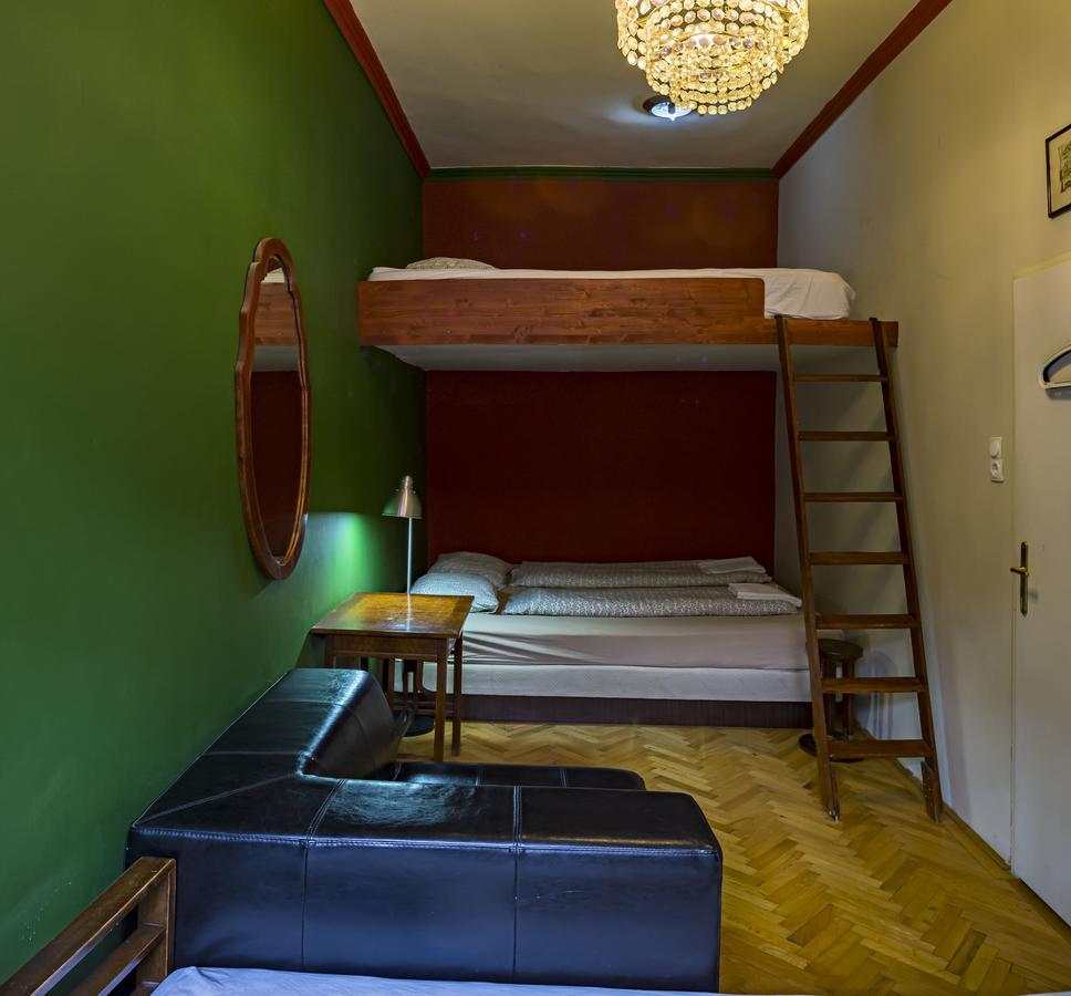 Santico Art Hotel And Hostel Budapest Szoba fotó